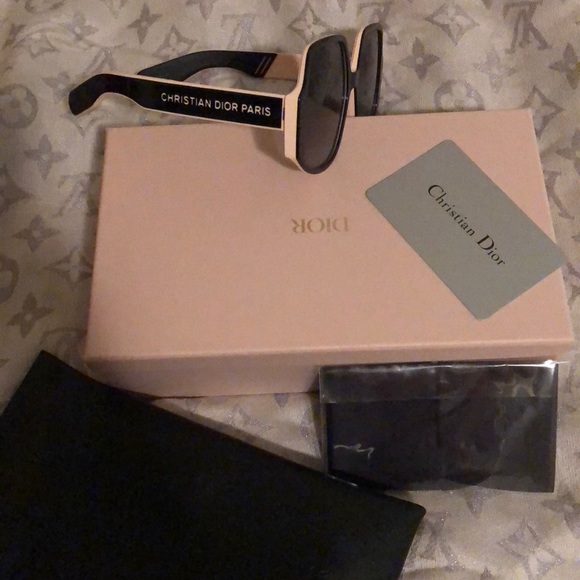 DIOR - DiorInsideOut1 Square Sunglassess like new - Picture 2 of 4